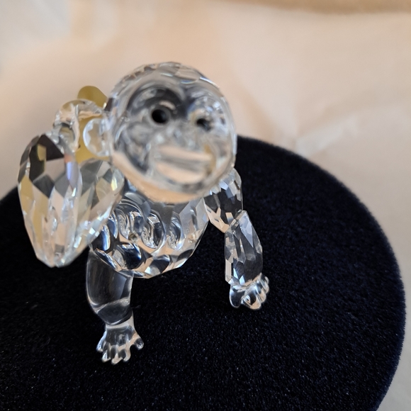 Pristine Swarovski crystal Young gorilla  w bananas 273394 in box w COA - Picture 5 of 8